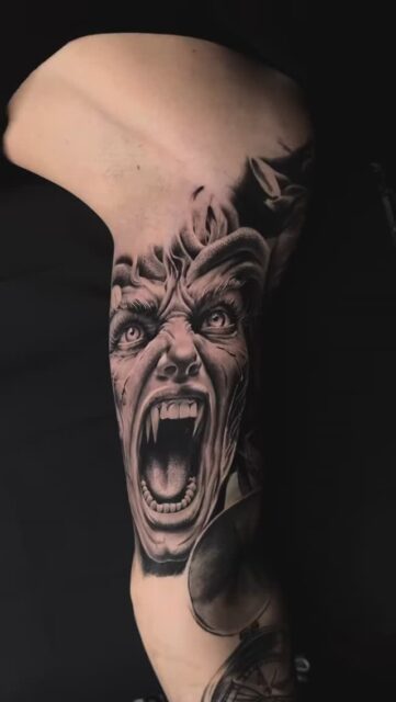 Medusa Tattoo
#medusa #medusatattoo #greek #greektattoo #portrait #portraittattoos